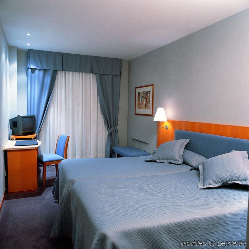 Hotel Ciudad De Вальядолид Номер фото