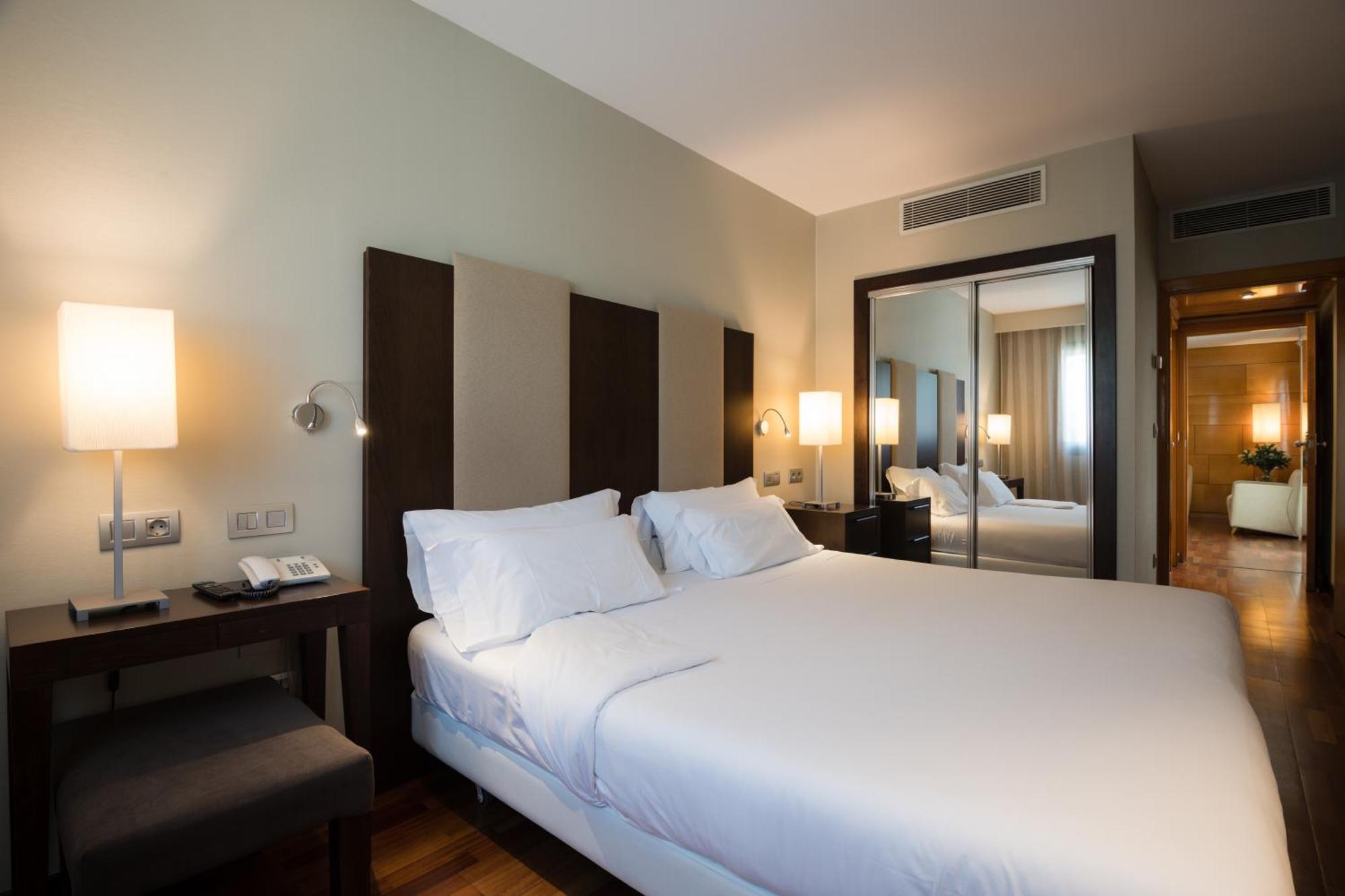Hotel Ciudad De Вальядолид Экстерьер фото