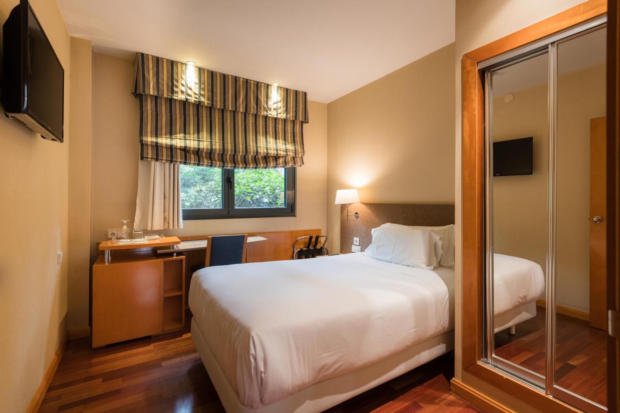 Hotel Ciudad De Вальядолид Экстерьер фото